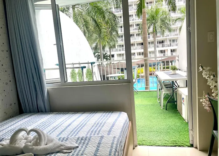 Moa Shell Residences - Big Balcony Facing Pool Apartment